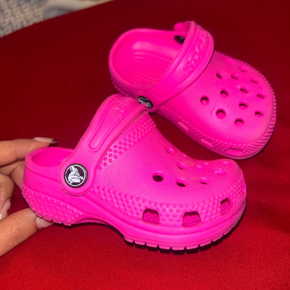 CROCS